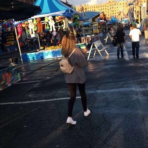 Meet your Posher, Ally